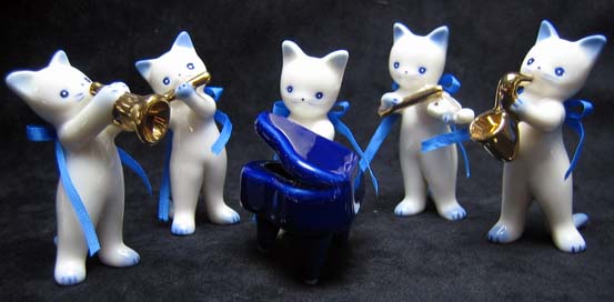 猫の陶器の置物(ネコの音楽隊)