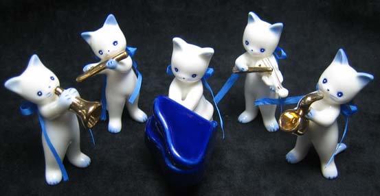 猫の陶器の置物(ネコの音楽隊)