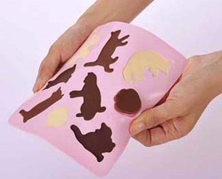 ネコ型のチョコモールド